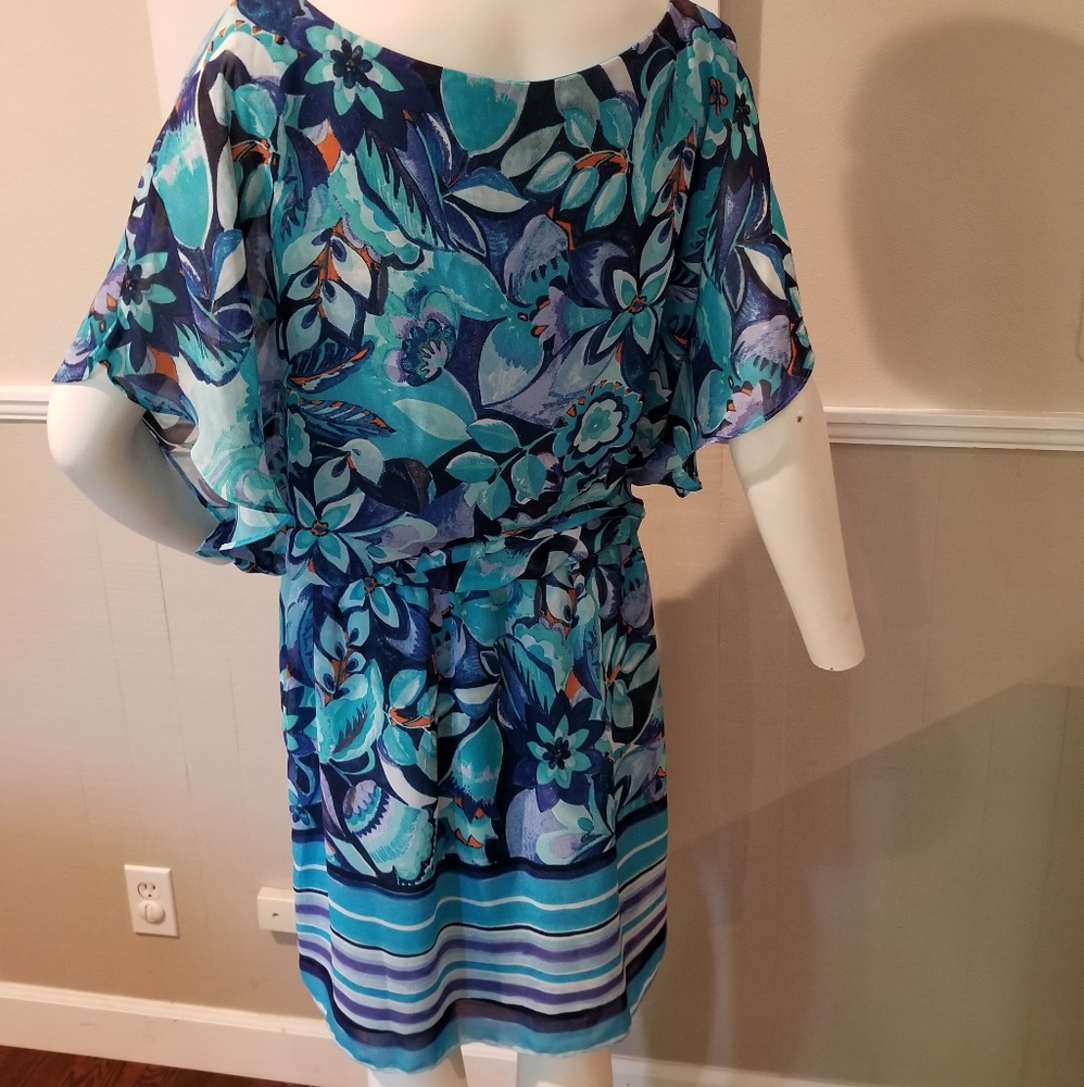 Dress - Picture 2 of 2